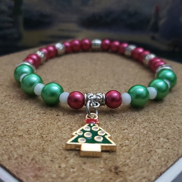 Handmade Small Xmas Tree 7.5" bracelet - Picture 3 of 6